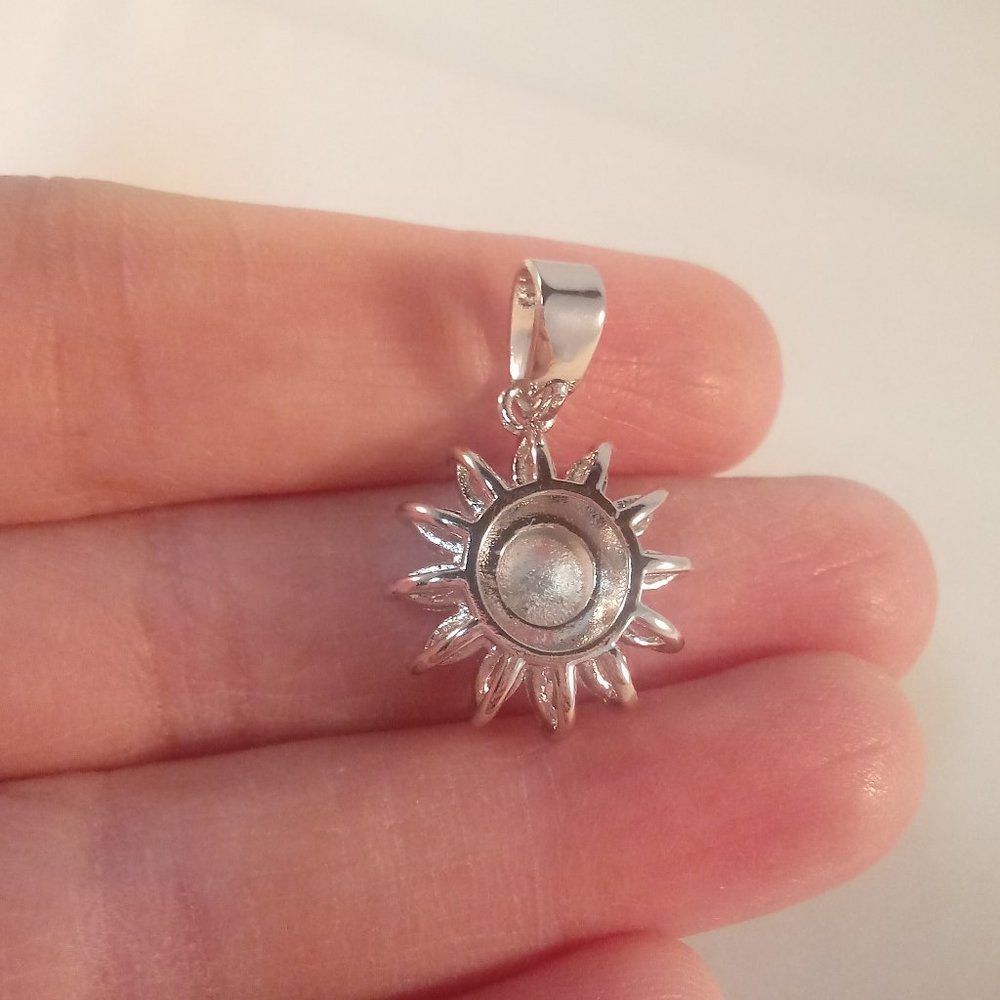 18K White Gold Filled Sunflower 12 Marquise Diamond Zircon Pendant Gorgeous Gift - Picture 3 of 3